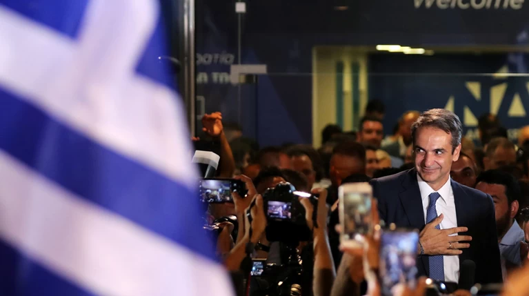 Bloomberg: Ο Μητσοτάκης σφραγίζει μια σαρωτική νίκη
