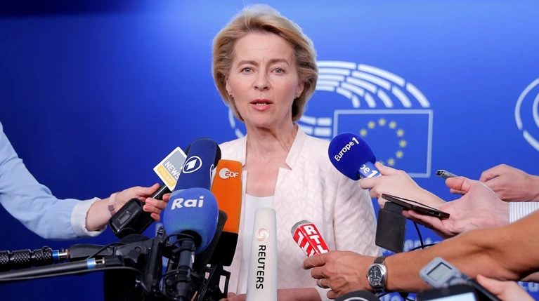 Φον ντερ Λάιεν: Στόχος οι μισοί Επίτροποι να είναι γυναίκες