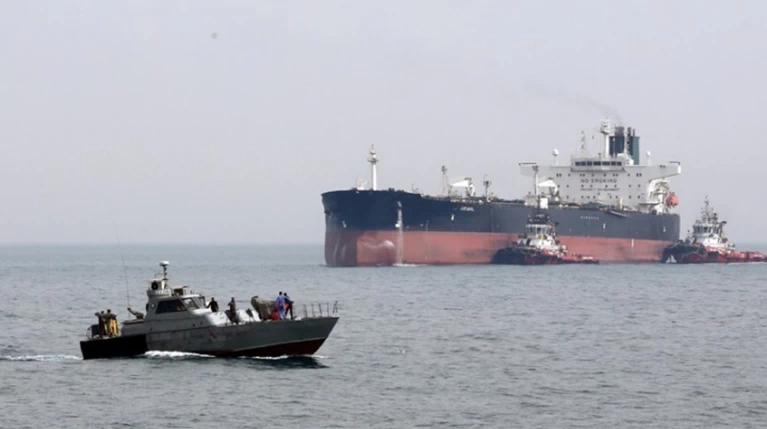 Ιράν: Κατασχέθηκε δεξαμενόπλοιο με λαθραίο πετρέλαιο στο Στενό του Χορμούζ