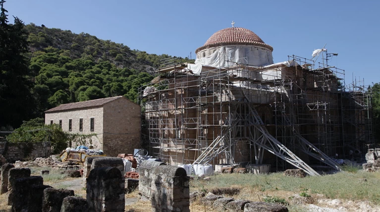 ΥΠΠΟΑ: Ποιες οι ζημιές στη Μονή Δαφνίου-Τι ισχύει με το ωράριο