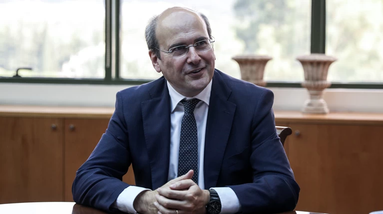 Απόσυρση λιγνιτικών μονάδων της ΔΕΗ προαναγγέλλει ο Χατζηδάκης