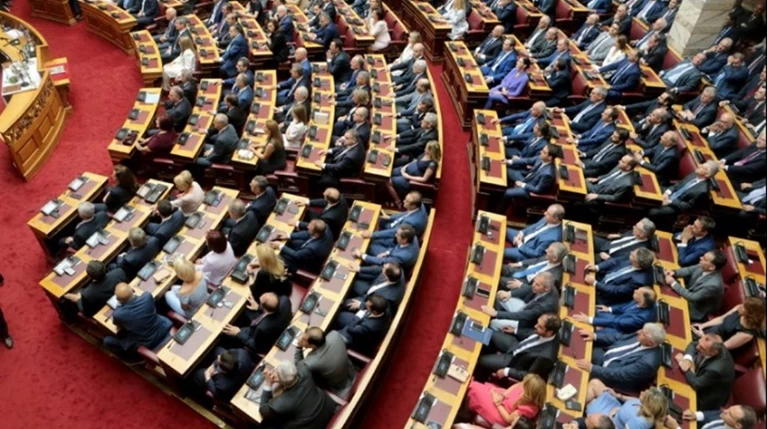 Με ευρεία πλειοψηφία ψηφίζεται σήμερα το φορολογικό νομοσχέδιο