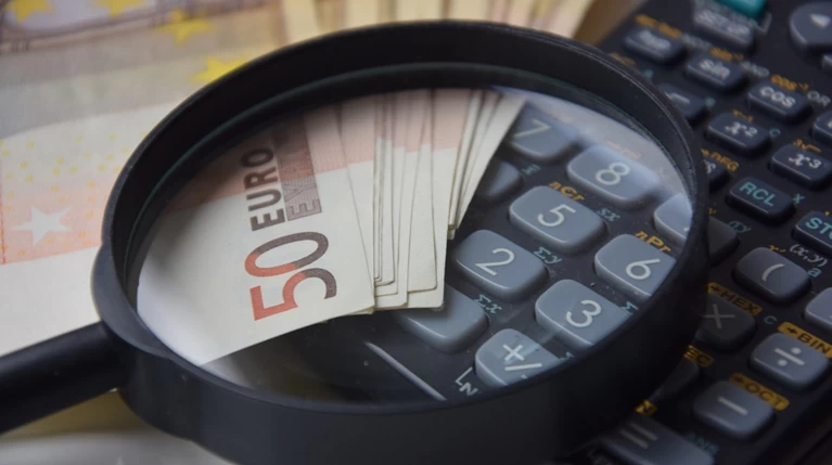 Από κόσκινο 1,2 εκατ. επαγγελματίες και επιχειρήσεις μέσω Facebook
