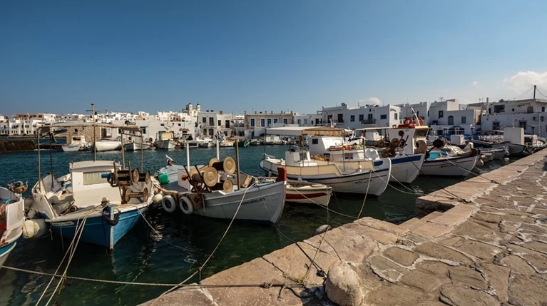 Εφοριακοί έβαλαν «λουκέτο» σε πασίγνωστο παραλιακό μαγαζί της Πάρου