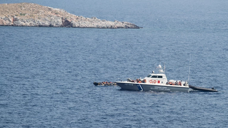 Σαντορίνη: Διαρροή πετρελαίου σε ακινητοποιημένο πλοίο