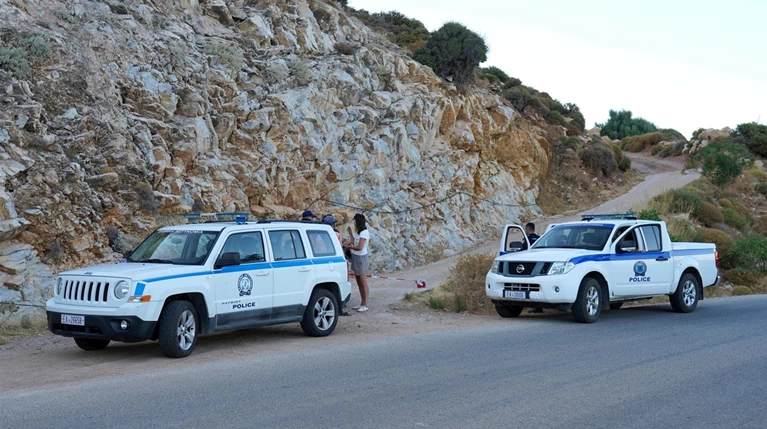 Στο σημείο που βρέθηκε θα παραμείνει τη νύχτα η σορός της 34χρονης