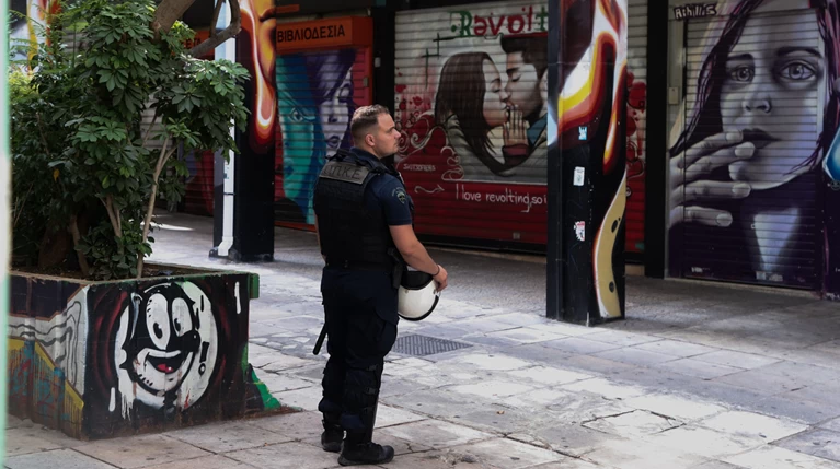 Μεγάλη αστυνομική επιχείρηση σε Εξάρχεια & Οικονομικό Πανεπιστήμιο