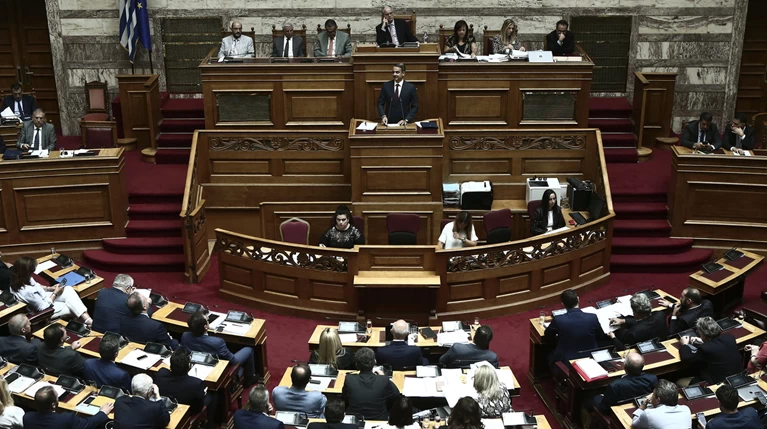 Μπρα ντε φερ Μητσοτάκη - Τσίπρα για το άσυλο & η δυσαρέσκεια του ΚΙΝΑΛ