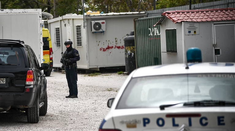 Νεαρός άνδρας δάγκωσε αστυνομικό στο πόδι σε κέντρο ένταξης μεταναστών