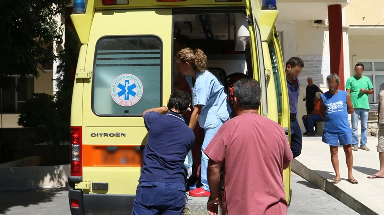 Τραγωδία στον Αλιμο: Νεκρός 61χρονος στις γραμμές του τραμ, έσωσε 9χρονη