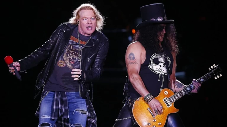 Guns N 'Roses: Εξωδικαστικός συμβιβασμός με ζυθοποιία