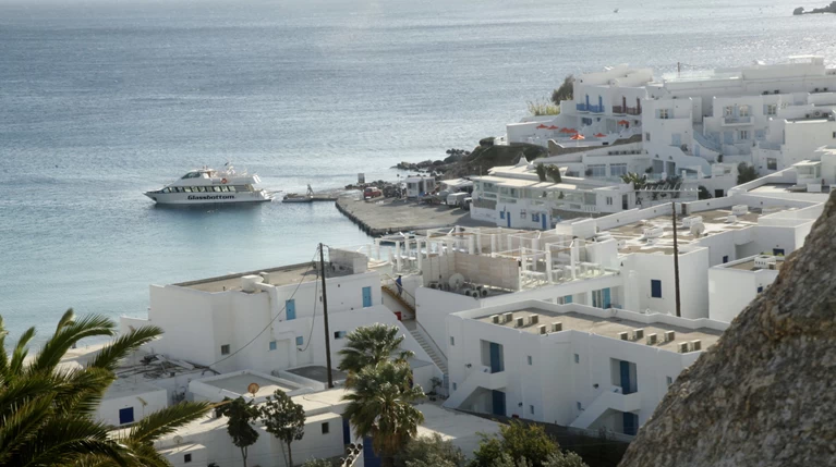 Κρήτη, Μύκονος και Σαντορίνη στους top προορισμούς