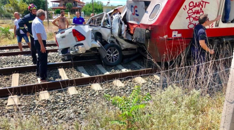 Διαβατά: Νεκρή έγκυος γυναίκα μετά από σύγκρουση ΙΧ με τρένο