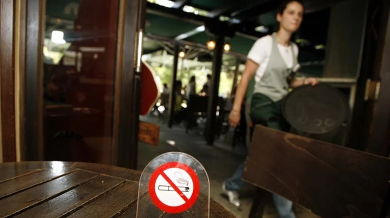 Δήμος ΑΘηναίων: 2.809 έλεγχοι για το κάπνισμα το πρώτο εξάμηνο του 2019