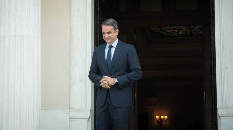 Ανάπτυξη και επενδύσεις στη συνάντηση Μητσοτάκη-Μακρόν