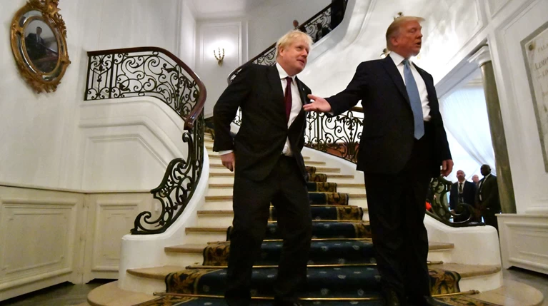 G7: O Tραμπ υπόσχεται στον Τζόνσον μεγάλη εμπορική συμφωνία