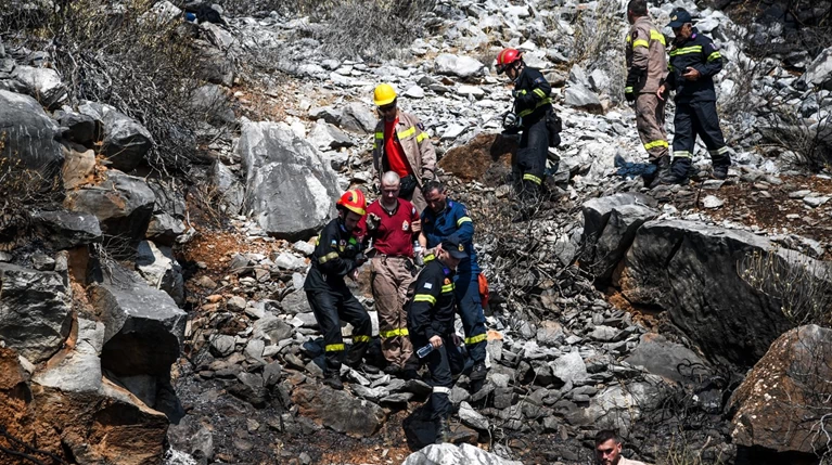 Υπο μερικό έλεγχο η πυρκαγιά στον Μαραθώνα