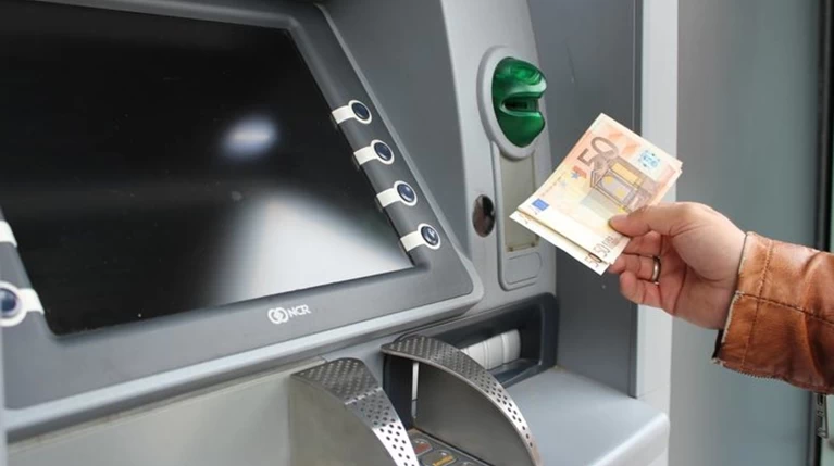 Τα 4 βήματα μετά την κατάργηση των capital controls