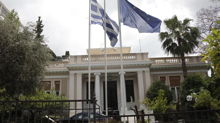 Συνάντηση Μητσοτάκη - Ιερώνυμου στο Μαξίμου