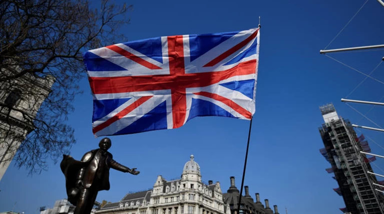 Brexit: 450.000 Βρετανοί κατά της αναστολής του Κοινοβουλίου