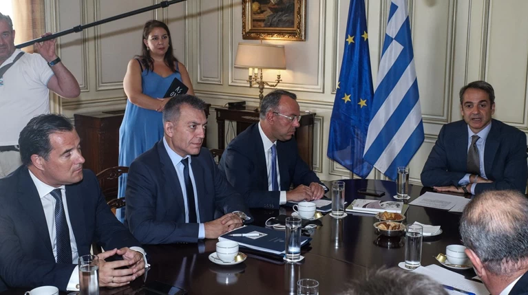 Τί ζήτησαν έμποροι και μικρομεσαίοι από τον πρωθυπουργό