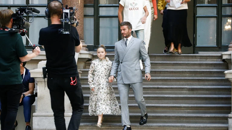 Χάρπερ Μπέκαμ: Fashionista ετών 8 - Την έντυσαν μικρογραφία μοντέλου