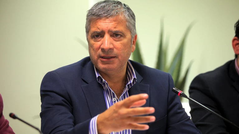 Πατούλης: Τέλος οι διαφημιστικές αφίσες σε κεντρικούς δρόμους