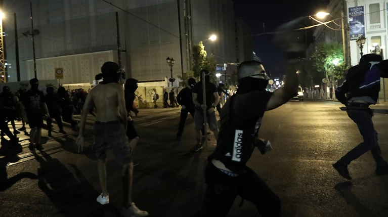 Μια σύλληψη για τα επεισόδια στην πορεία στη μνήμη του Παύλου Φύσσα (φωτό)