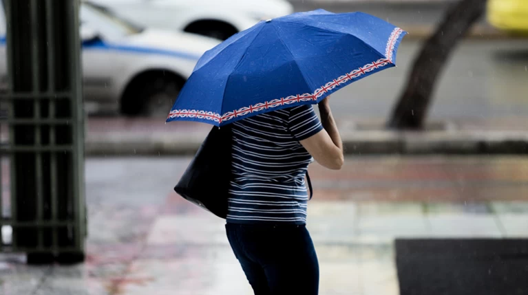 Αλλάζει ο καιρός, έρχονται βροχές και καταιγίδες