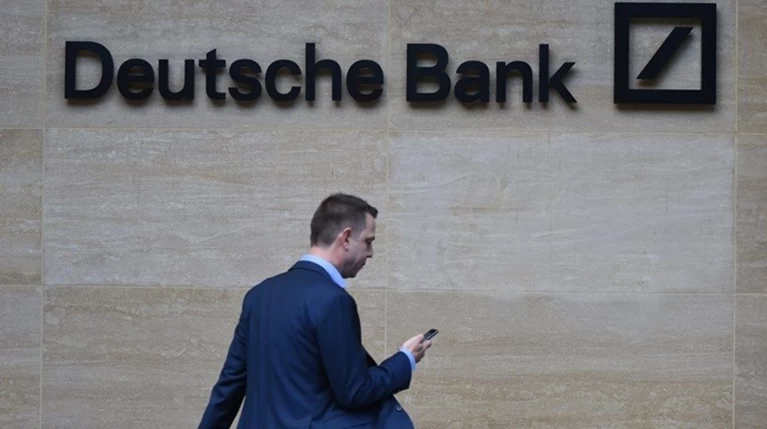 Deutsche Bank για ανάπτυξη: 'Ο ουρανός έχει σκοτεινιάσει'
