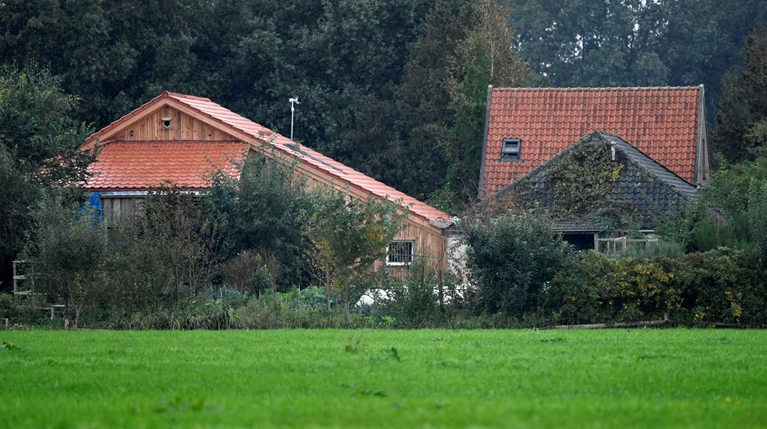 Περίμεναν το τέλος του κόσμου κρυμμένοι σε ένα αγρόκτημα