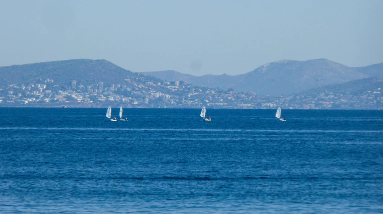 Καλοκαιρία την Πέμπτη με θερμοκρασίες έως 29 °C αλλά και μπόρες