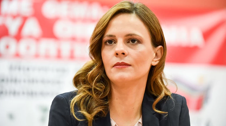 Η απάντηση Αχτσιόγλου για τη λεκτική επίθεση στον Τσίπρα
