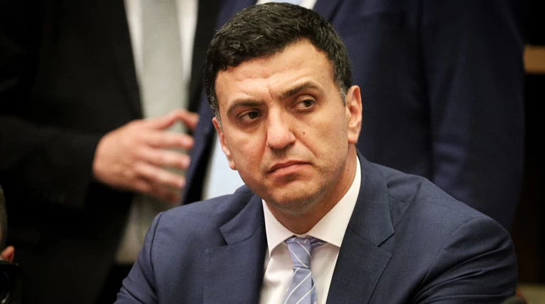 Κικίλιας: Θα επιδοτήσουμε ...θερμάστρες για τους καπνιστές