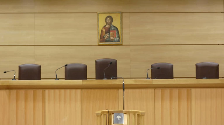 Απόφαση Ειρηνοδικείου αναγνωρίζει δώρα Χριστουγέννων και Πάσχα