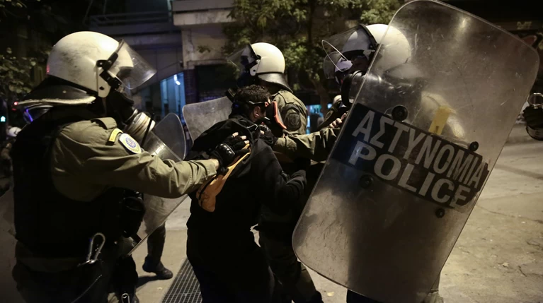 Επεισόδια στα Εξάρχεια: Ανήλικοι ανάμεσα στους συλληφθέντες