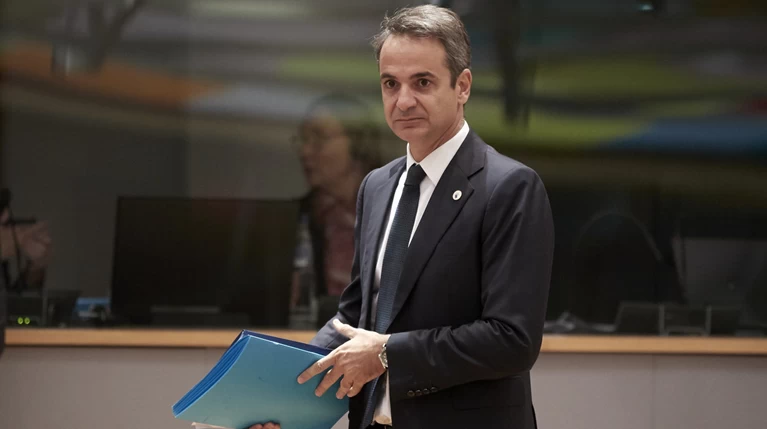 Ο Μητσοτάκης παίρνει πάνω του την αντικαπνιστική εκστρατεία