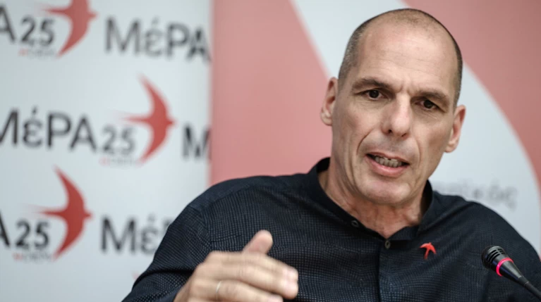 Βαρουφάκης: Ανόητες οι επιχειρήσεις στα Εξάρχεια