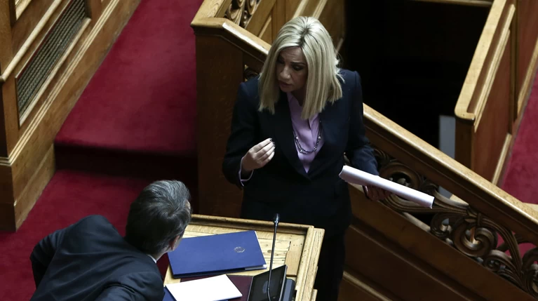 Τετ α τετ Μητσοτάκη- Φώφης στην Βουλή για την Συνταγματική Ανανθεώρηση