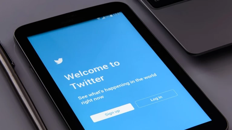 Το Twitter 'παγώνει' τη διαγραφή αδρανών λογαριασμών