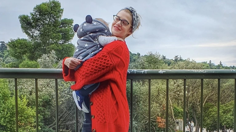 Η Τζένη Θεωνά εξηγεί γιατί έδωσε αυτό το όνομα στο γιο της