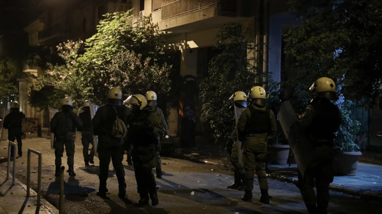 Επέτειος δολοφονίας Γρηγορόπουλου: Μικρή φωτιά στα Εξάρχεια