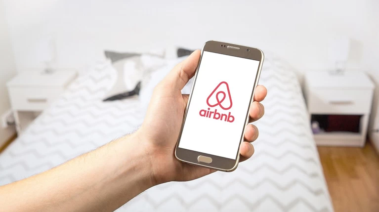 Δικαστικό μπλόκο σε Airbnb: Η απόφαση που αλλάζει τα δεδομένα