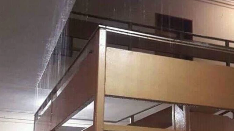 Νεροποντή Λάρισα: Φούσκωσαν ρέματα και πλημμύρισαν τα δικαστήρια