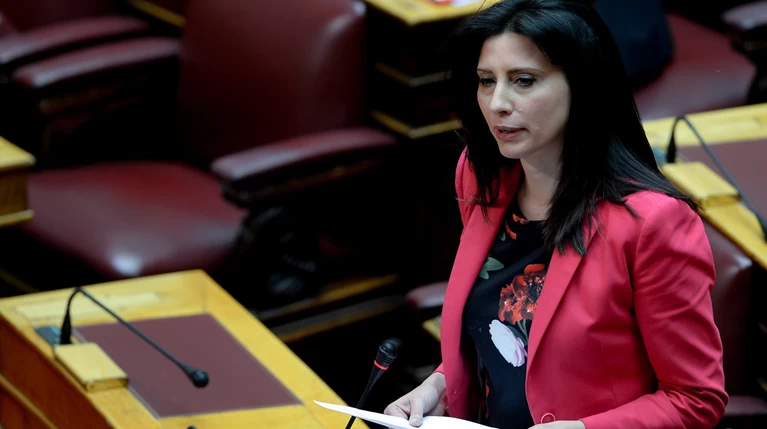 Βουλή: Όταν η Νίνα Κασιμάτη συνάντησε τον Πολάκη