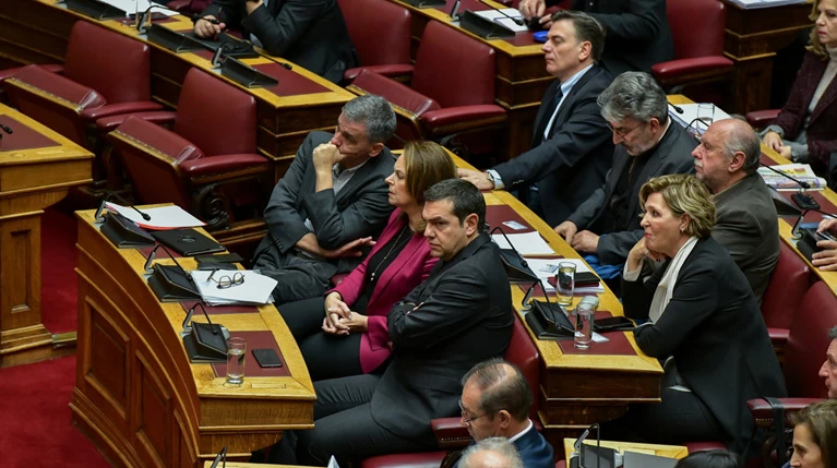 Μετά την υπερφορολόγηση ο ΣΥΡΙΖΑ θυμήθηκε τη μεσαία τάξη