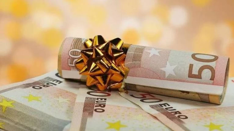 Δώρο Χριστογέννων: Πότε καταβάλλεται - υπολογίστε το online