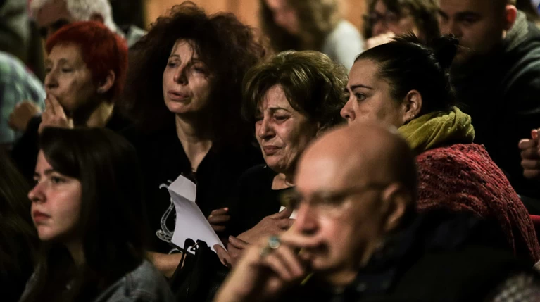 Ξέσπασε η Μάγδα Φύσσα: Ξαναμαχαιρώσατε τον Παύλο σήμερα; | Ελλάδα Ειδήσεις