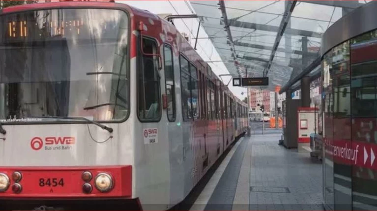 Γερμανία: Επιβάτες κατάφεραν να σταματήσουν ανεξέλεγκτο τραμ!