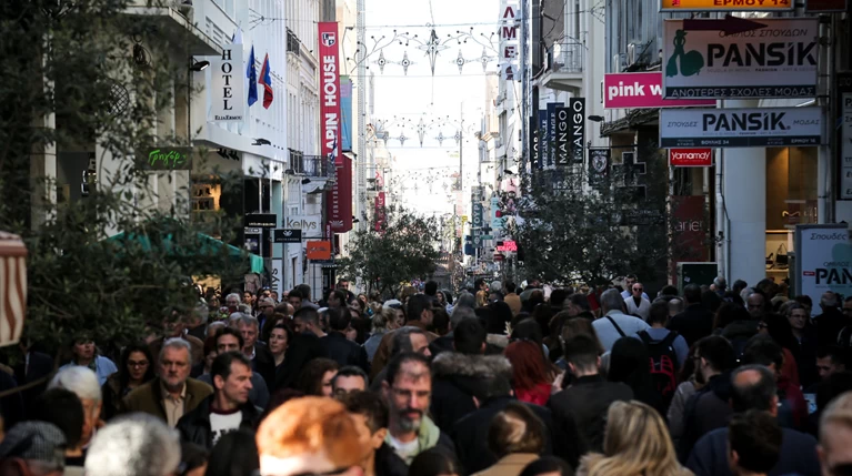Εορταστικό ωράριο: Ανοιχτά και την Κυριακή τα μαγαζιά